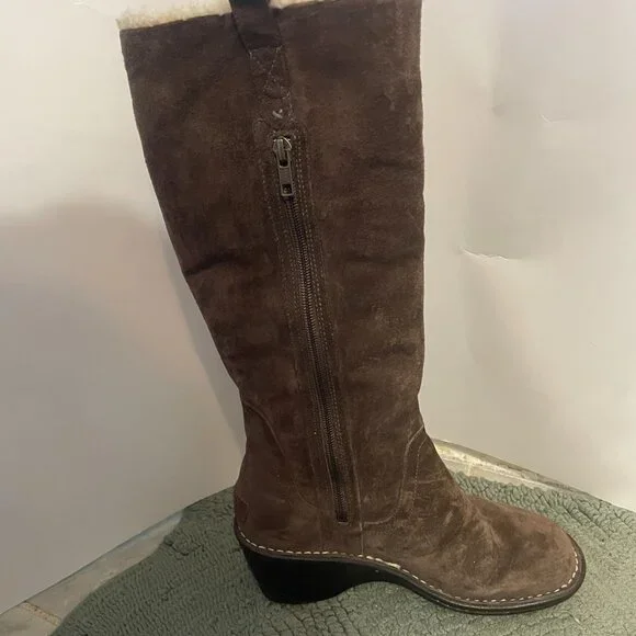 UGG Hartley Winter brown suede tall Boot wedge heel zip side Size 8 - Picture 8 of 11